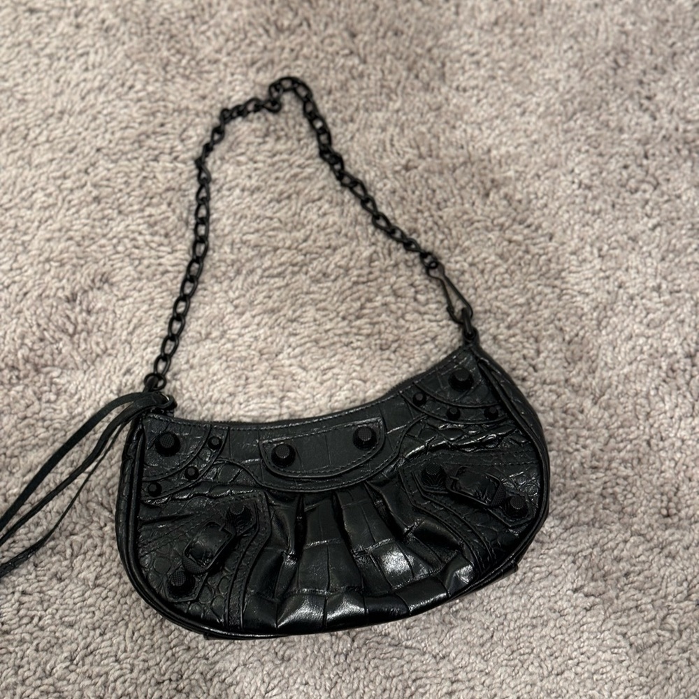 BALENCIAGA
Black Mini 'Le Cagole' Bag
